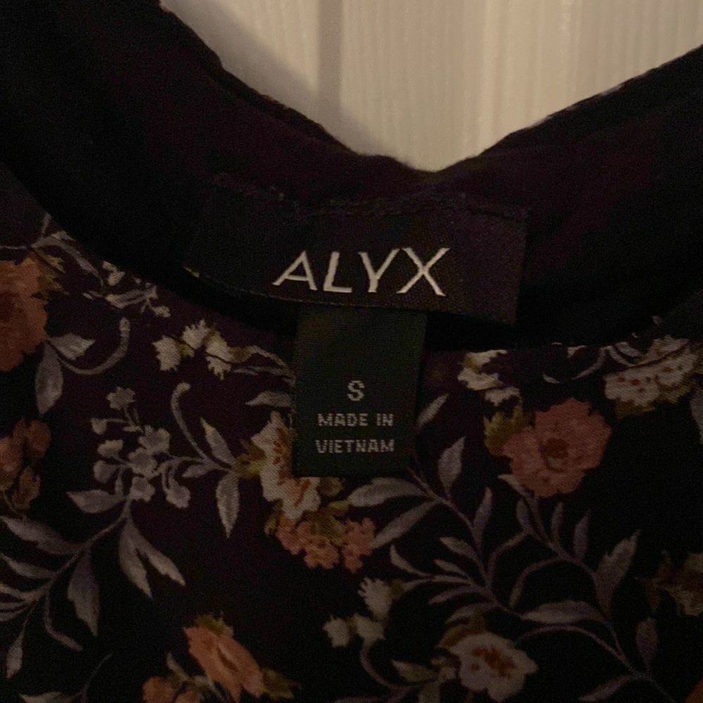 Alex Top - Picture 2 of 2